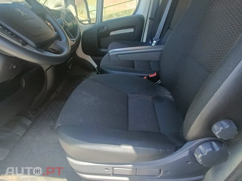 Peugeot Boxer 2.2 BlueHDi 333 L3H2 Premium