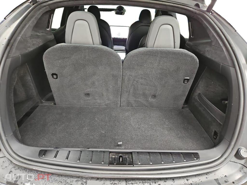 Tesla Model X 100 kWh Dual-Motor Performance Palladium Plaid