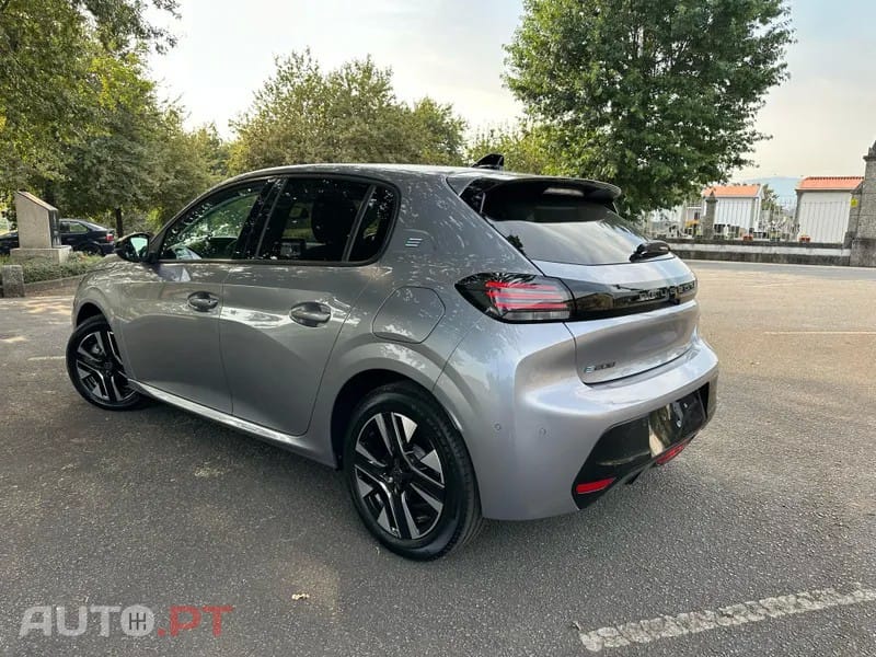 Peugeot E-208 51 kWh Allure
