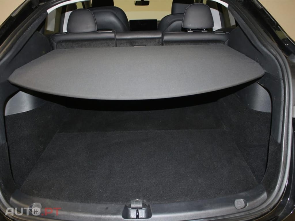 Tesla Model Y StandardRWD