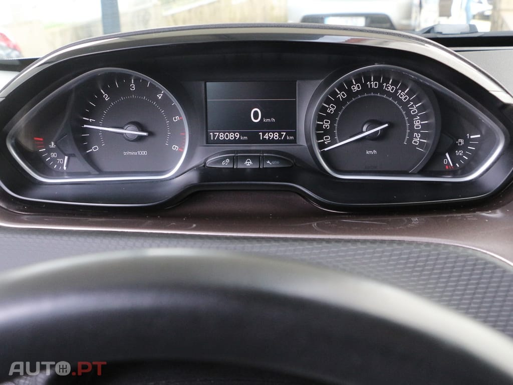Peugeot 2008 1.6 e-HDi Active