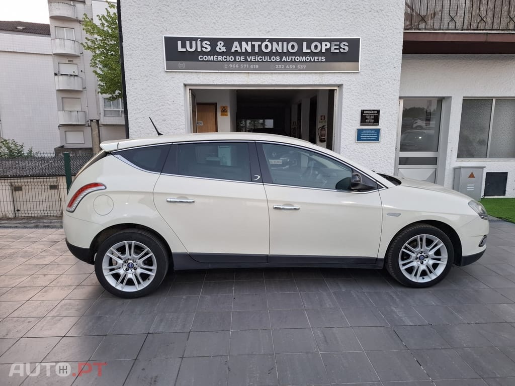 Lancia Delta 1.6 M-Jet Argento