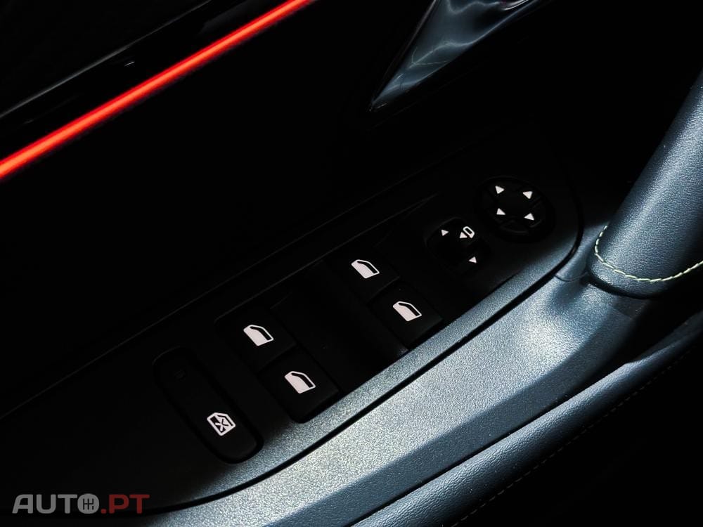 Peugeot E-2008 50 kWh GT