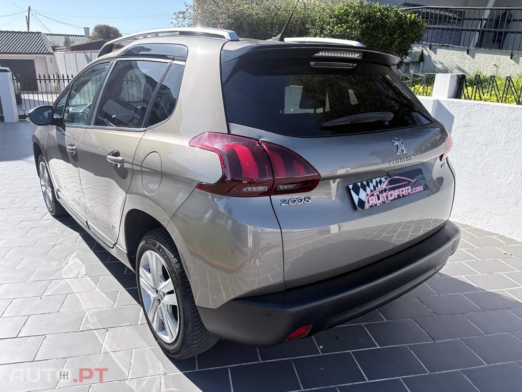Peugeot 2008 1.2 PureTech Style
