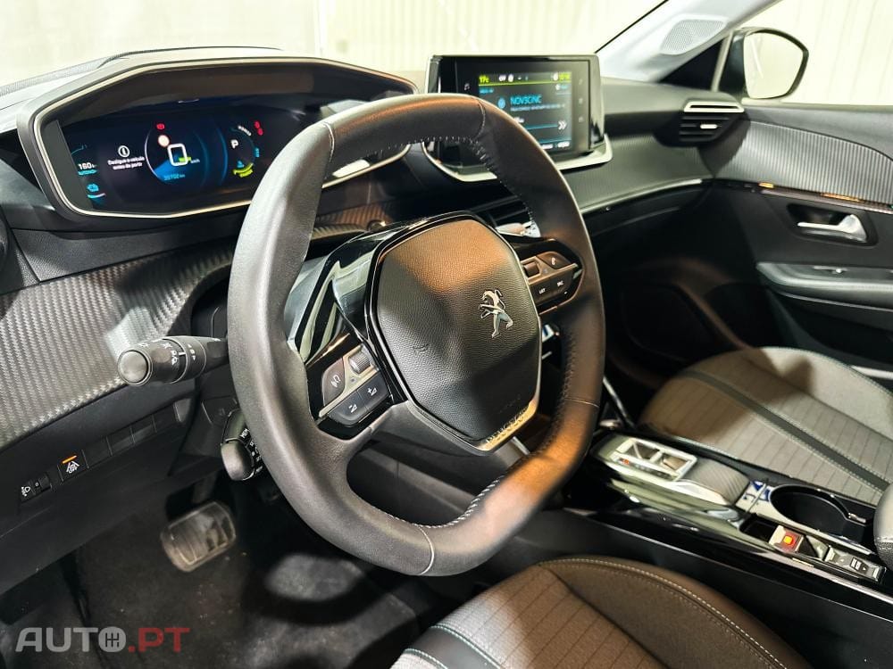 Peugeot E-208 50 kWh Allure Pack