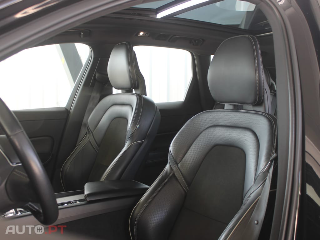 Volvo XC60 2.0 T8 PHEV R-Design AWD