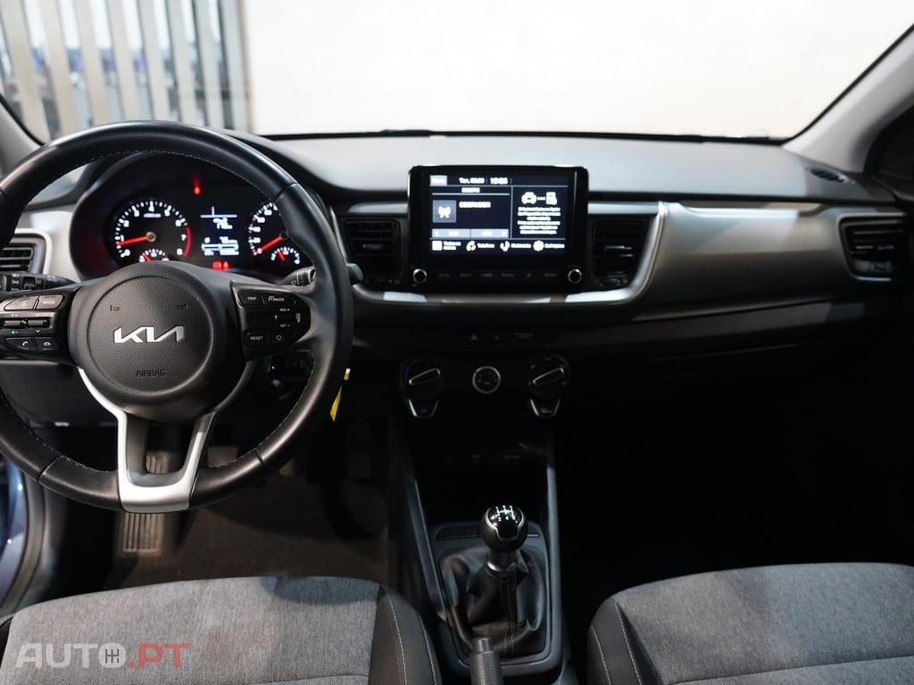 Kia Stonic 1.2 Dynamic — fotografia 17