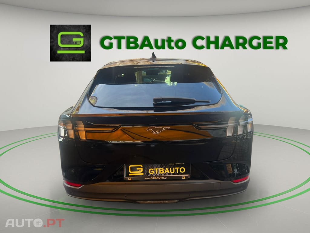 Ford Mustang Mach-E 75.7 kWh Premium AWD