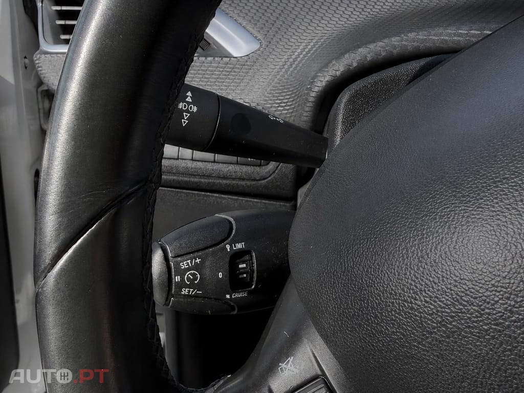 Peugeot 2008 1.2 PureTech Allure