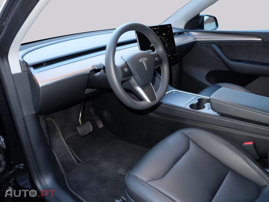 Tesla Model Y Long Range Dual AWD I.V.A DEDUTIVEL