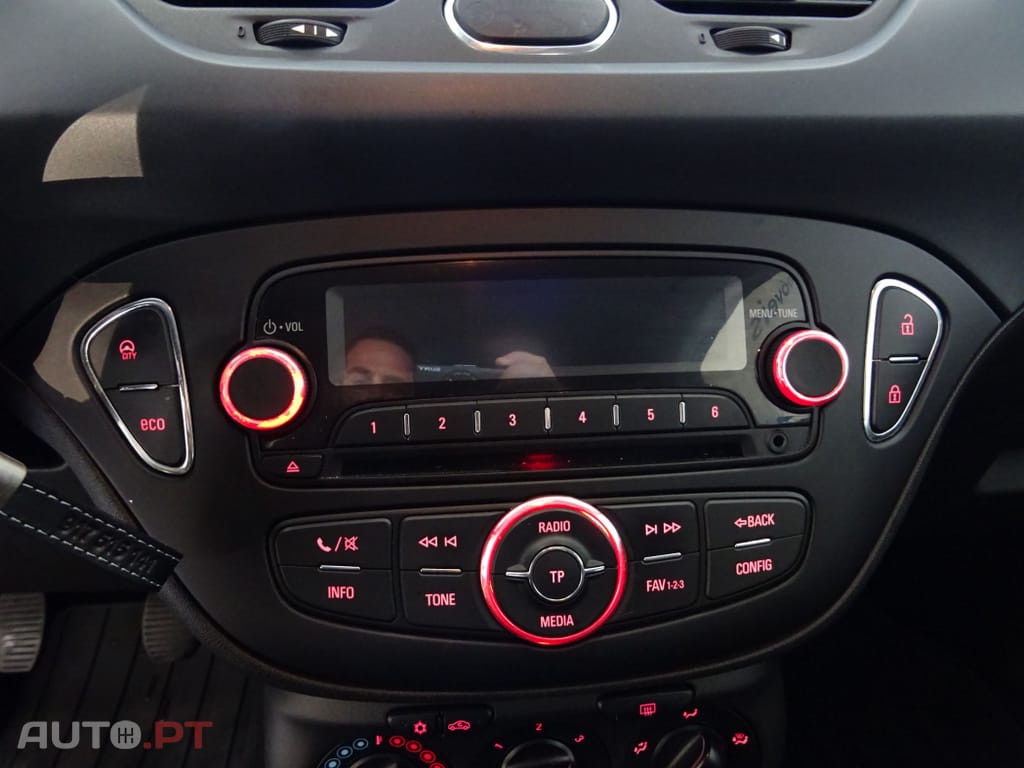 Opel Corsa Outro