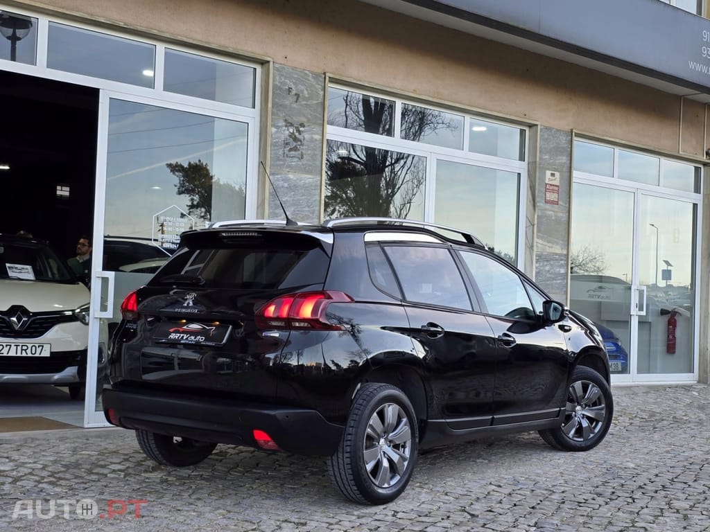 Peugeot 2008 1.2 PureTech Style