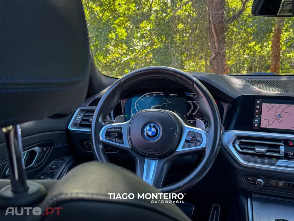 BMW 330 e Pack Desportivo M Auto