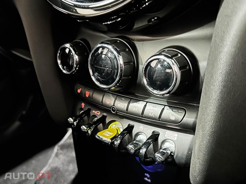 MINI Cooper Cooper SE Premium Classic