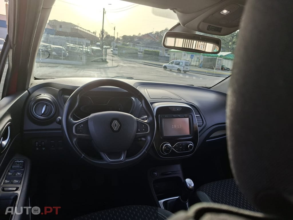 Renault Captur 0.9 TCE Exclusive — fotografia 13
