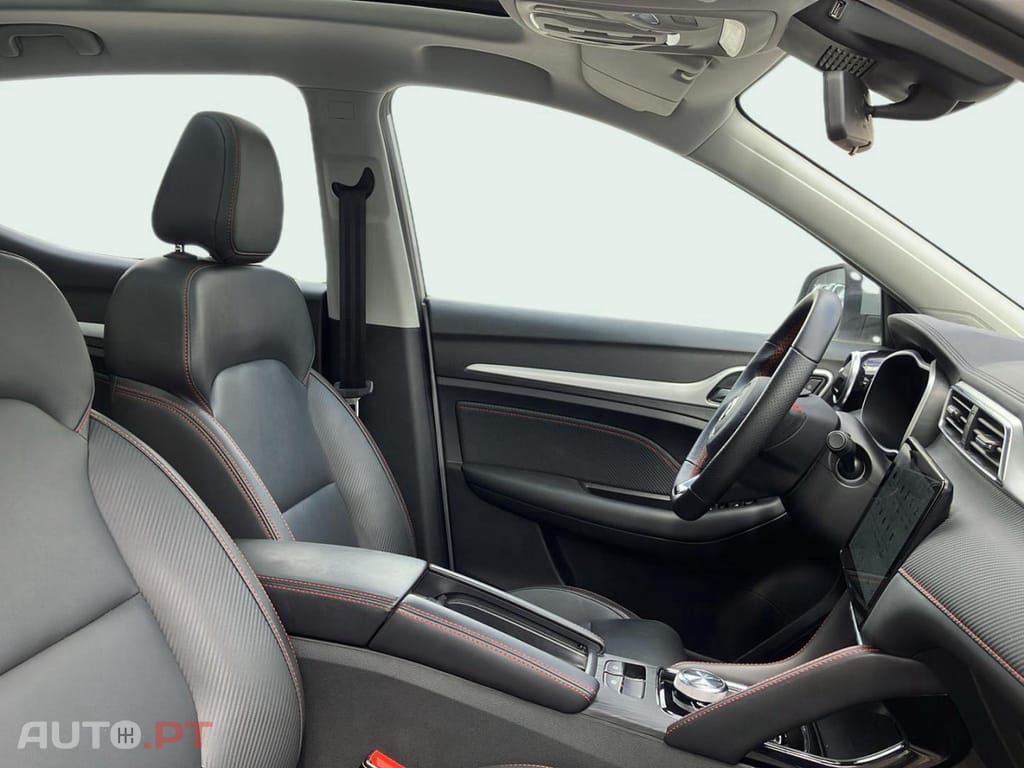 MG ZS EV 72.6 kWh Luxury OBC 11 KW