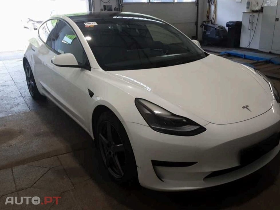 Tesla Model 3 Standard Range Plus RWD