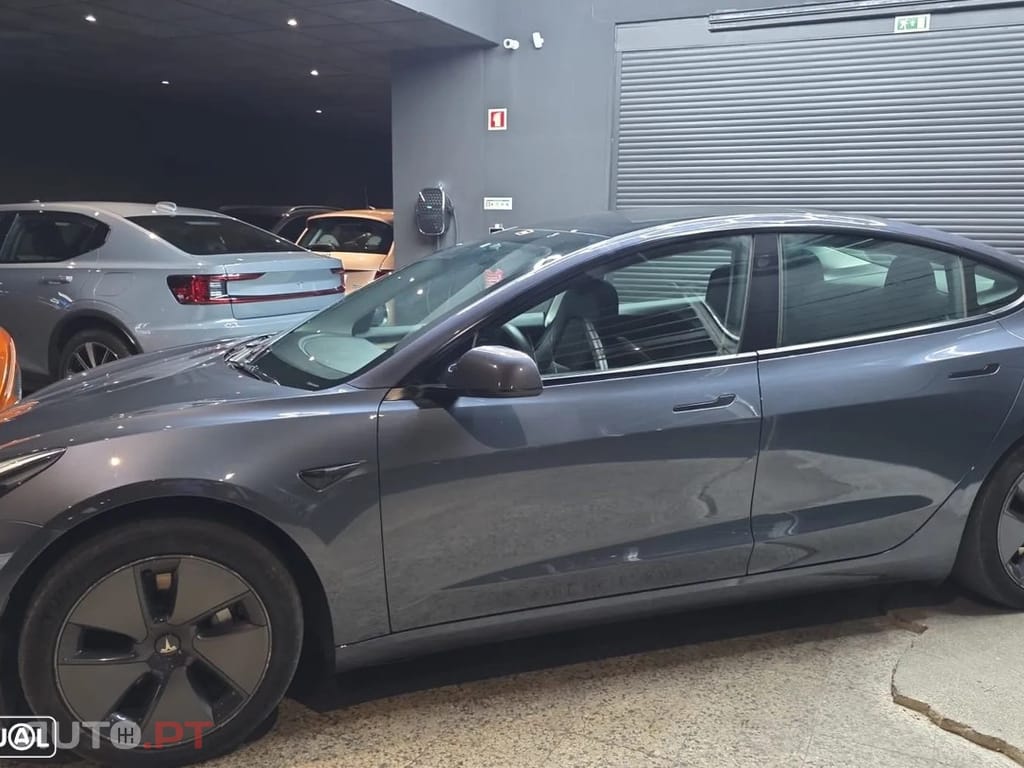 Tesla Model 3 Standard Range Plus RWD