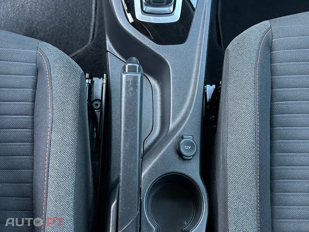 Peugeot 2008 1.2 PureTech Active EAT8