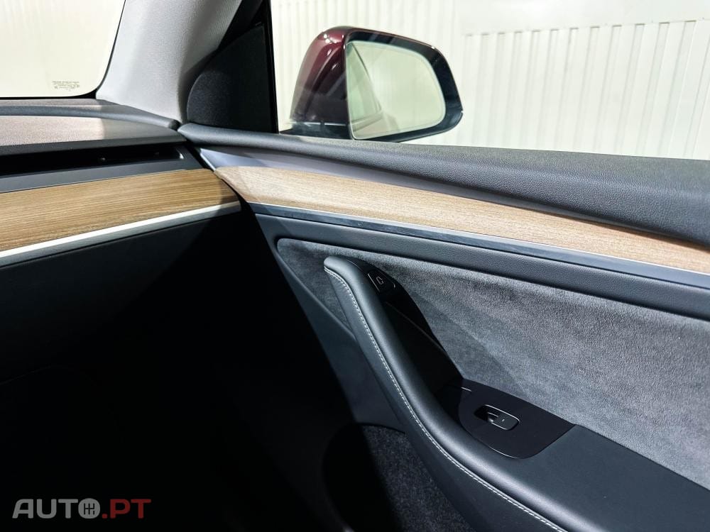 Tesla Model Y Long Range RWD