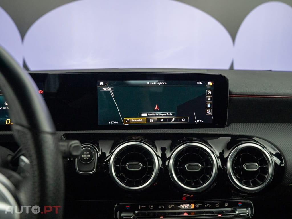 Mercedes-Benz A 250 e AMG Line