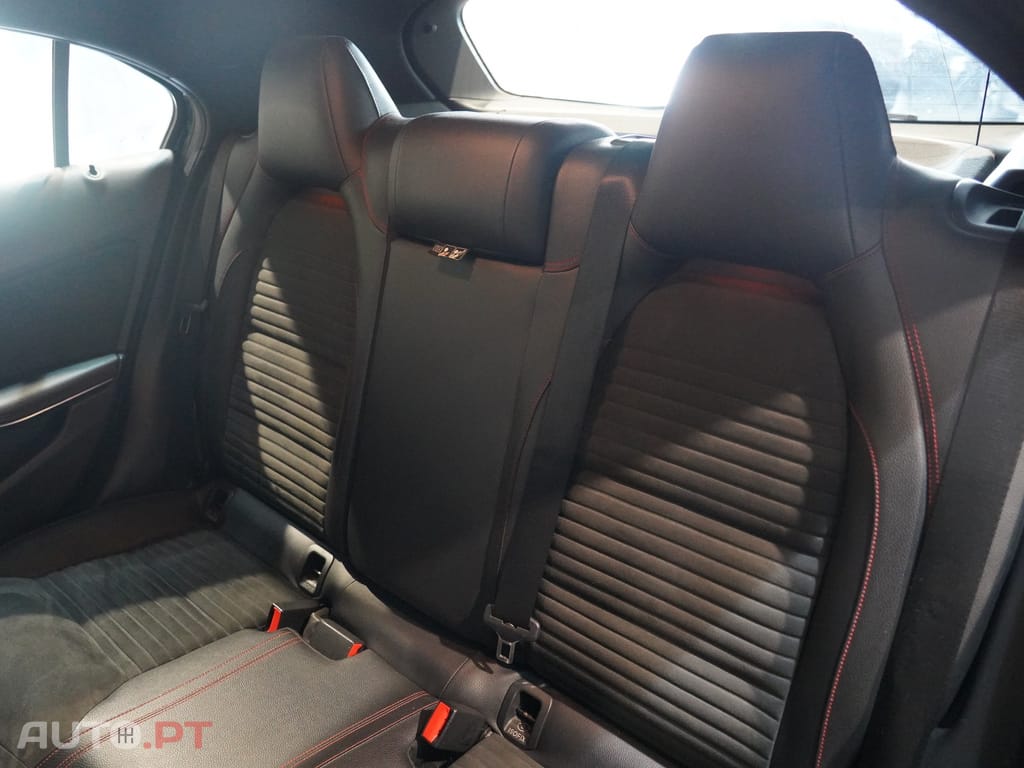 Mercedes-Benz A 180 d AMG Line