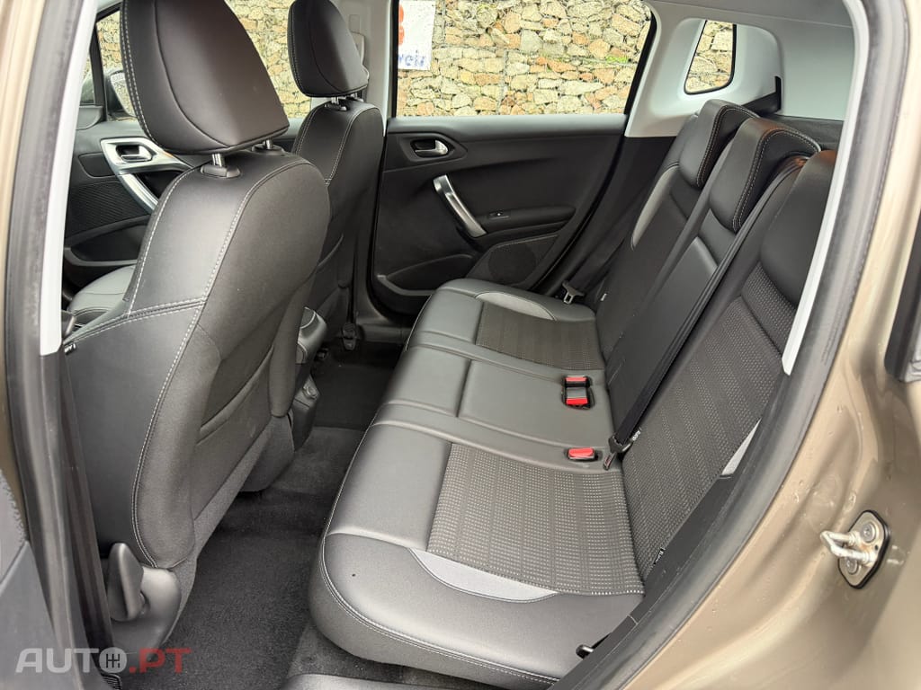 Peugeot 2008 1.2 PureTech Allure