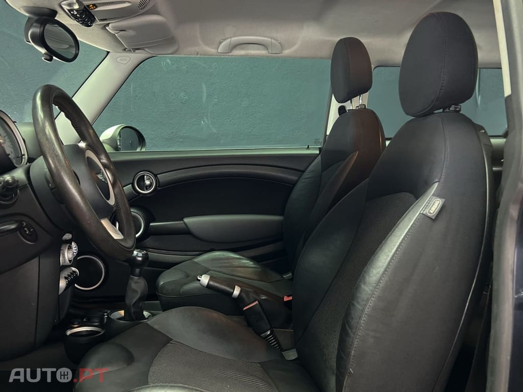 MINI Cooper Cooper D