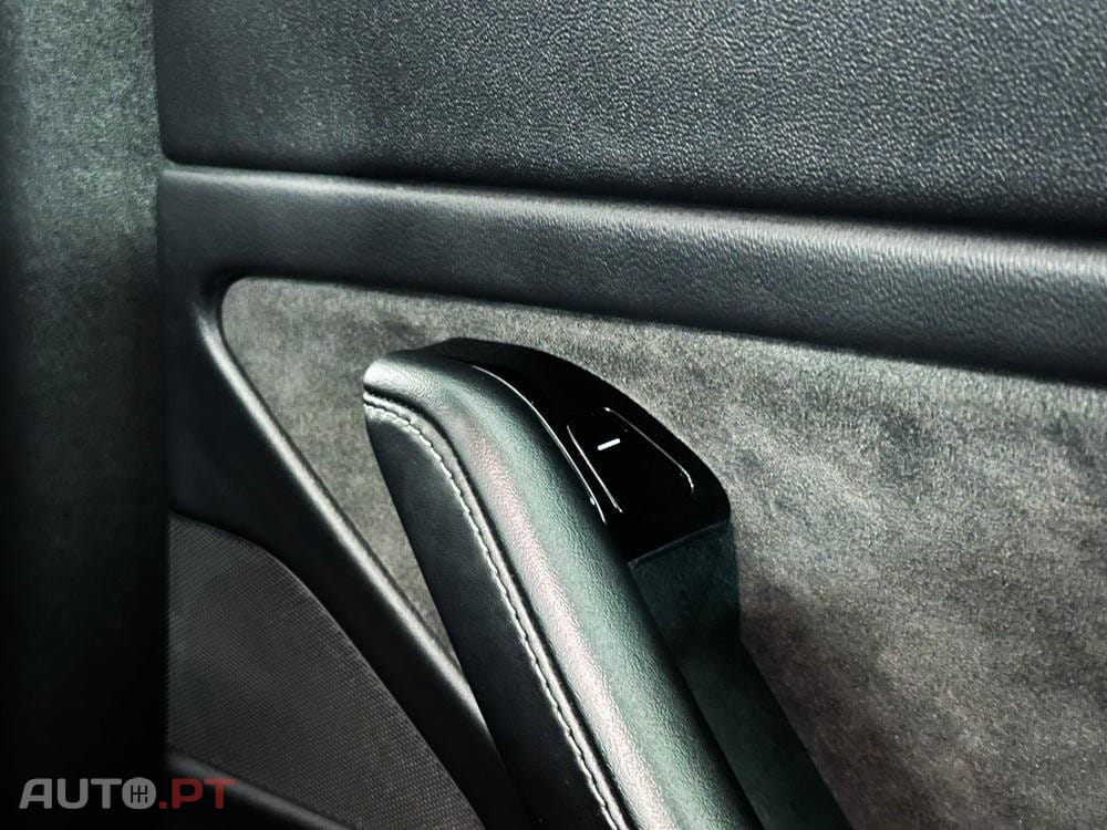 Tesla Model 3 Long-Range Dual Motor AWD — fotografia 25