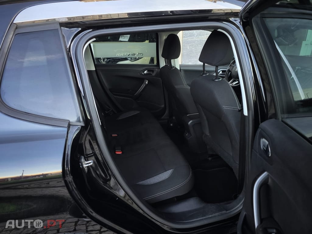 Peugeot 2008 1.2 PureTech Style