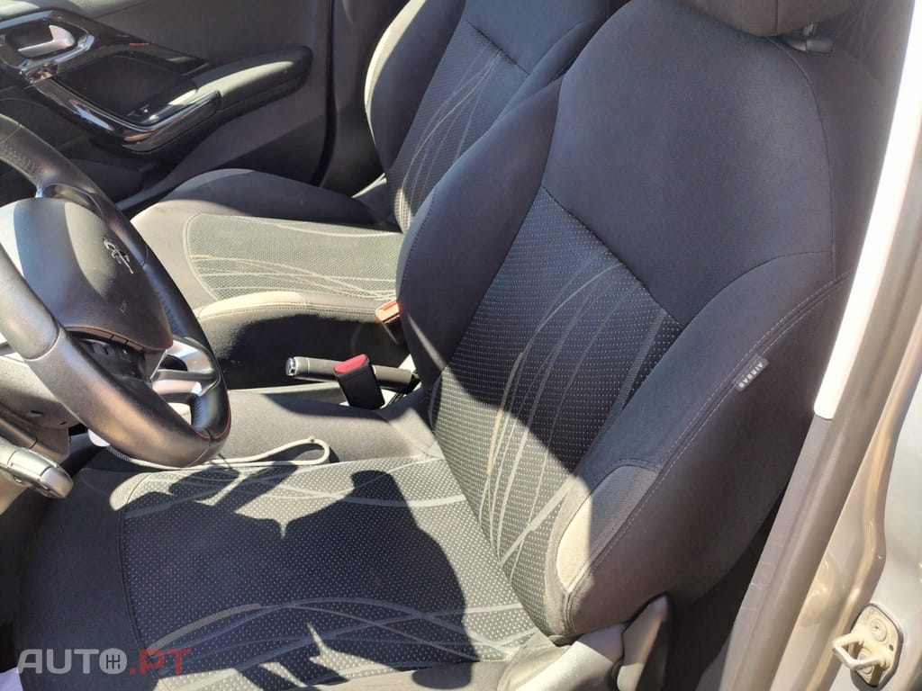 Peugeot 208 1.4 HDI