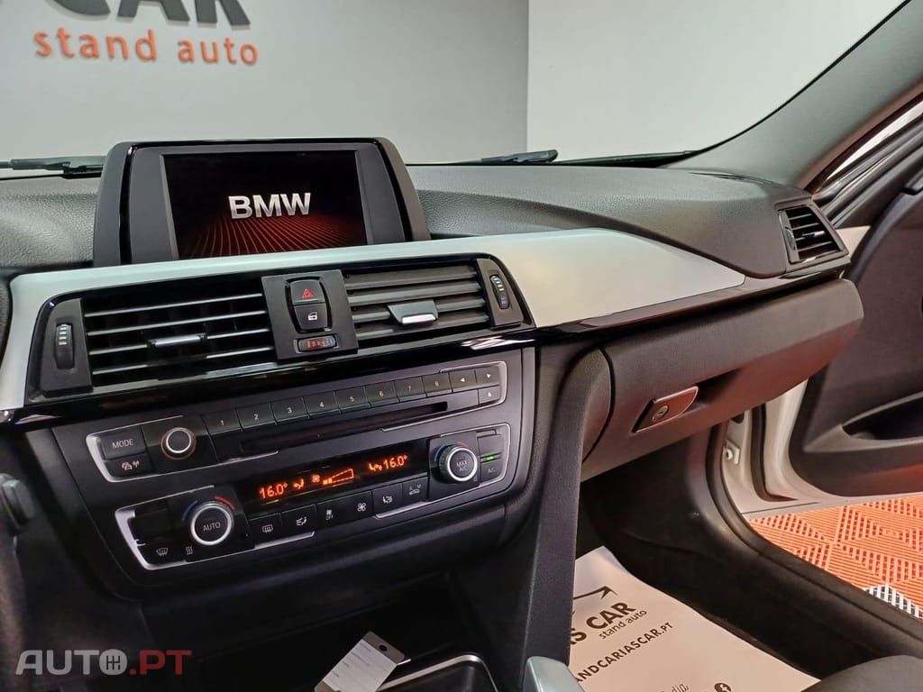BMW 318 Touring Sport Line