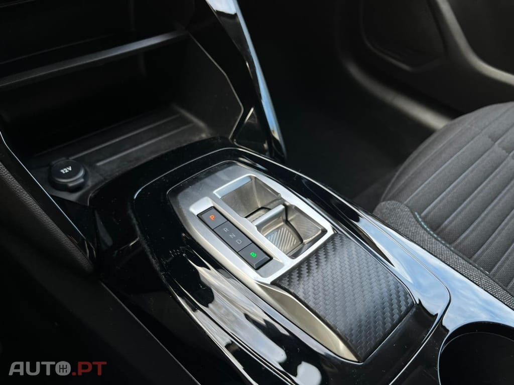 Peugeot E-208 50 kWh SE Style