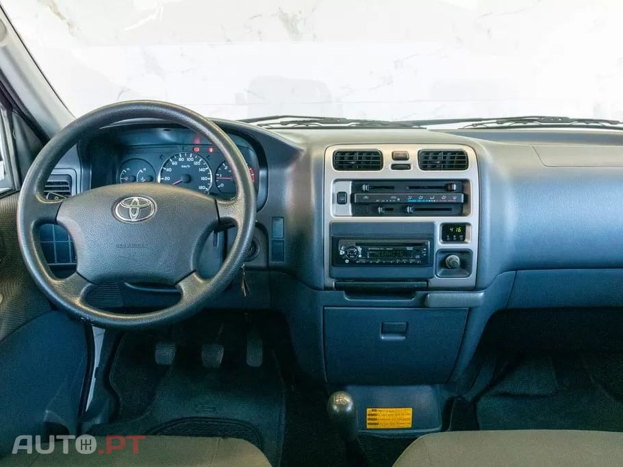 Toyota HiAce Hiace 2.5 D-4D 6 Lug.