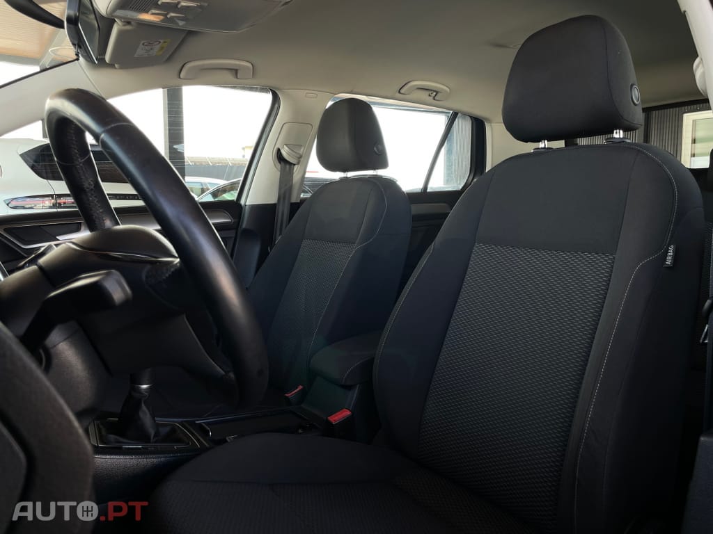 Volkswagen Golf 1.6 TDI Confortline