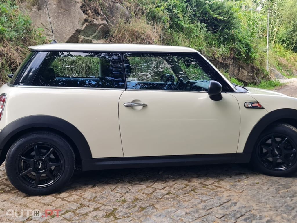 MINI Cooper Cooper D