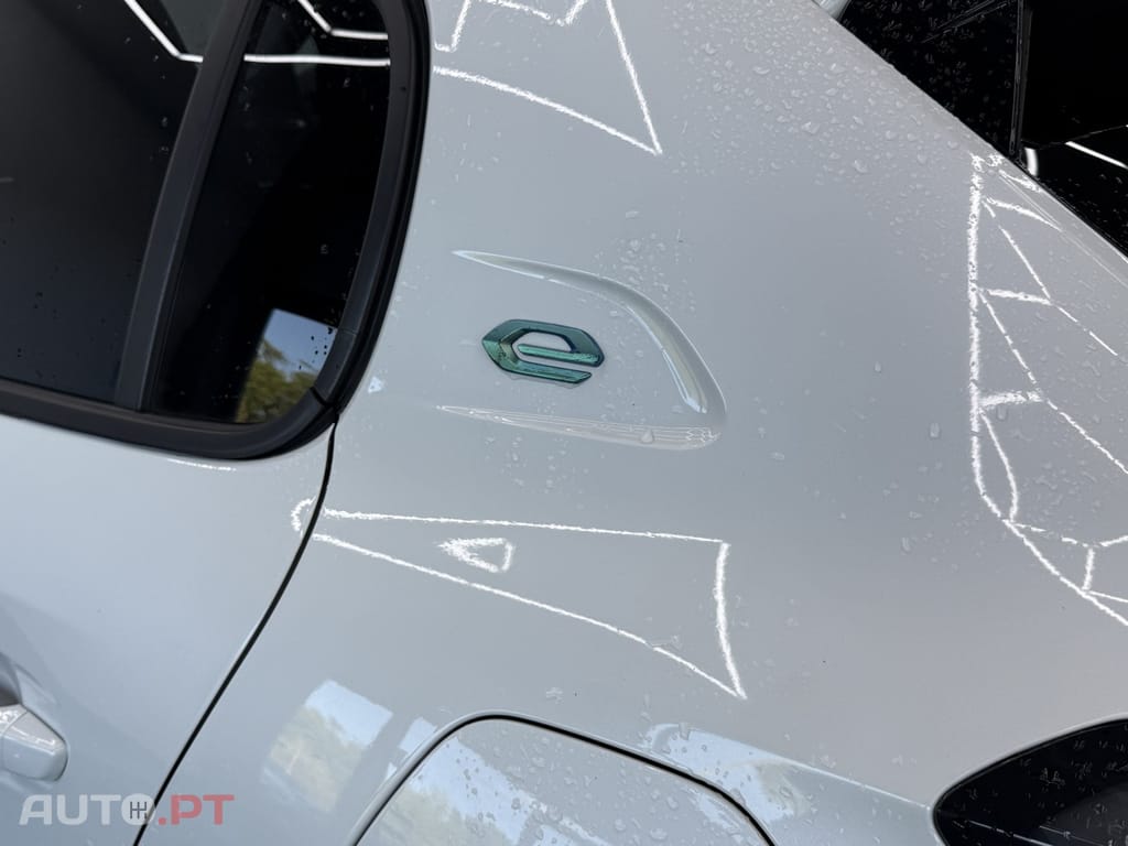 Peugeot E-208 50 kWh Allure Pack