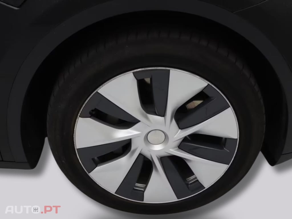 Tesla Model Y Long-Range AWD I.V.A DEDUTIVEL