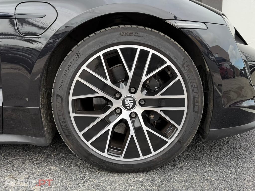 Porsche Taycan 4S Black Edition