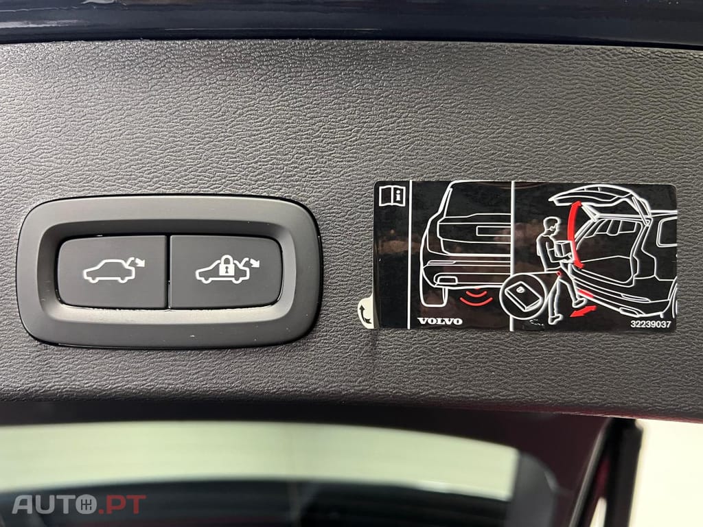 Volvo XC40 1.5 T4 211 PHEV Inscription