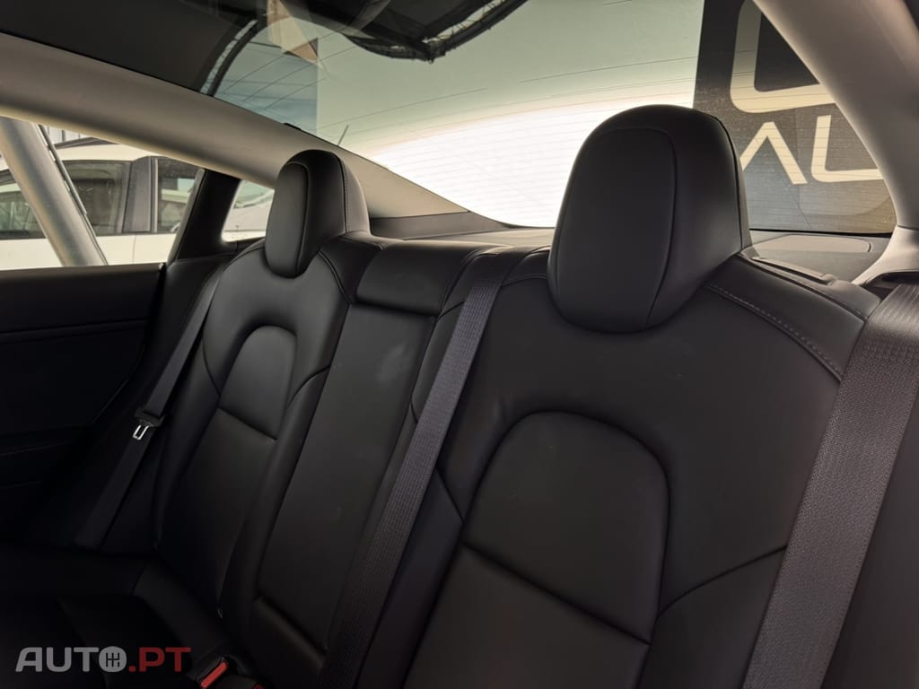 Tesla Model 3 Standard Range Plus RWD