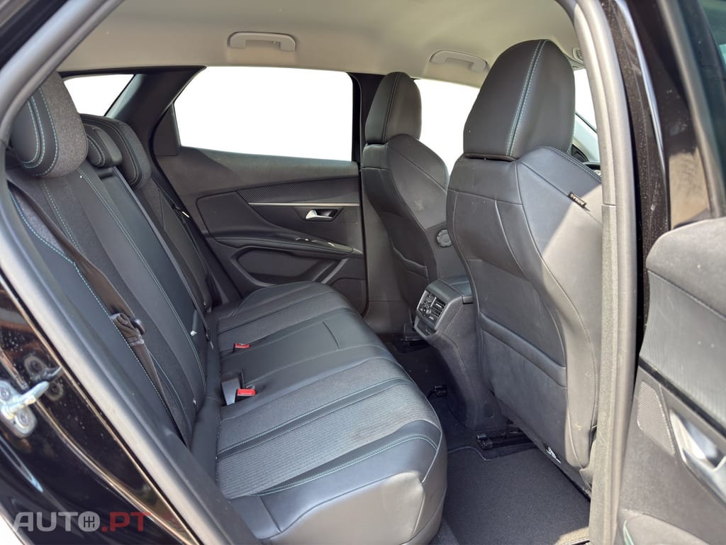 Peugeot 3008 1.6 Hybrid Allure e-EAT8
