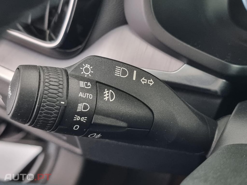 Volvo V60 2.0 T4 Momentum Plus