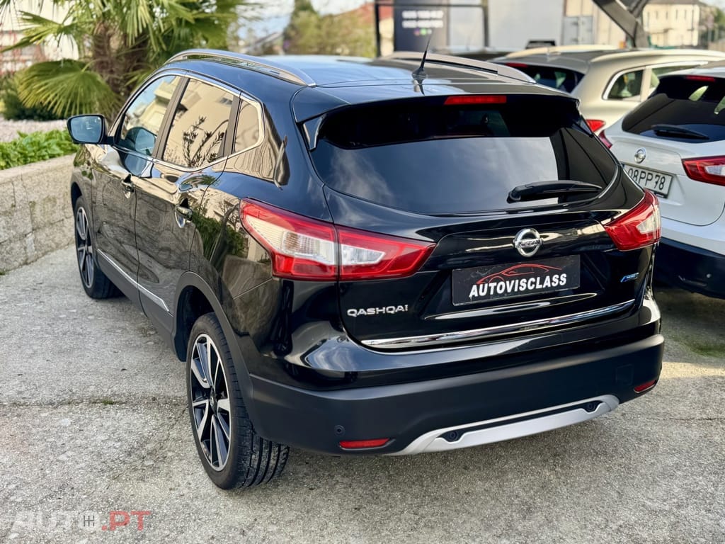 Nissan Qashqai 1.5 dCi Tekna Pele