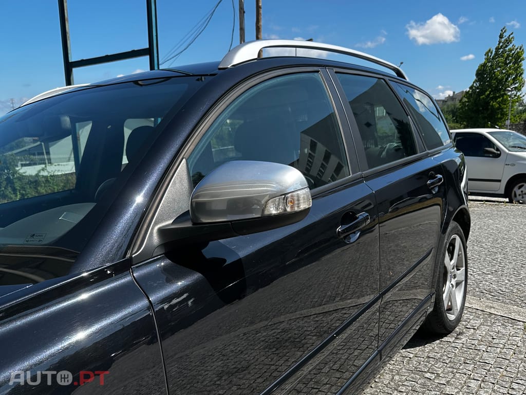 Volvo V50 R Design