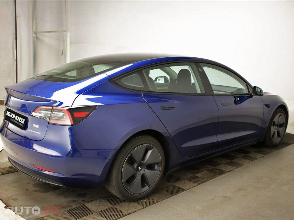Tesla Model 3 AWD Dual Motor Performance