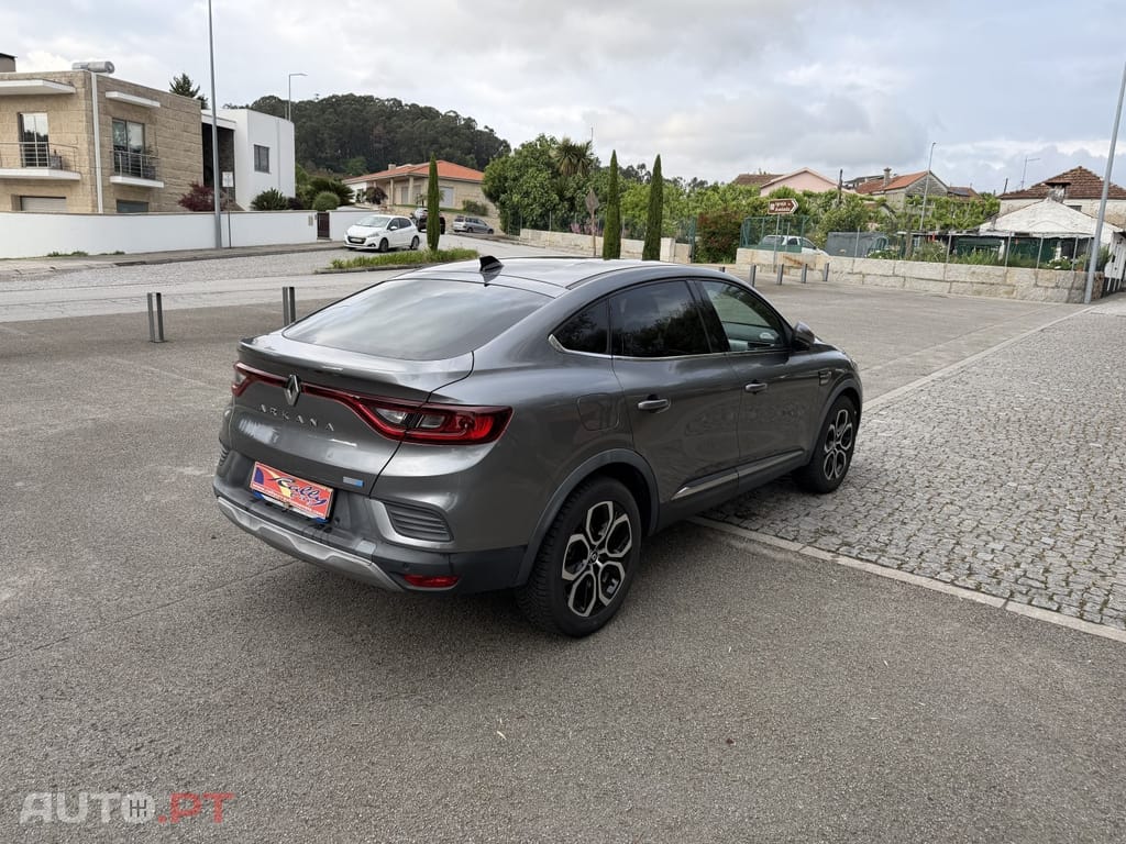 Renault Arkana 1.6 E-Tech Business