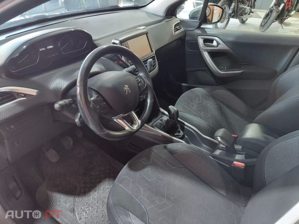 Peugeot 2008 1.2 PureTech Active