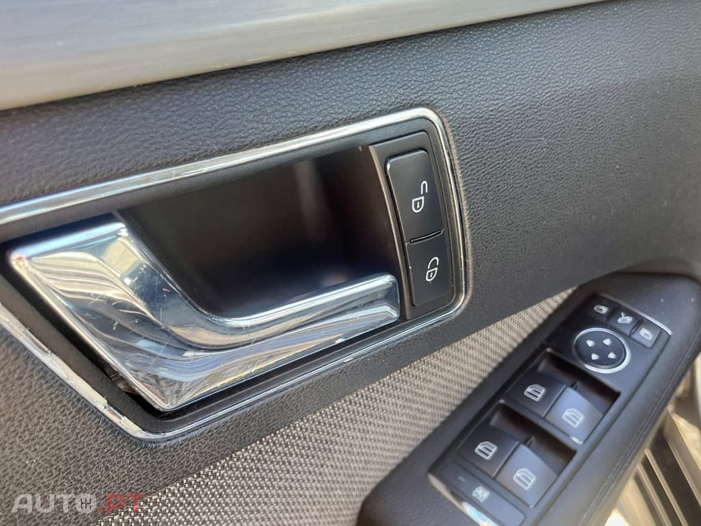 Mercedes-Benz E 220 CDI Auto Avantgarde