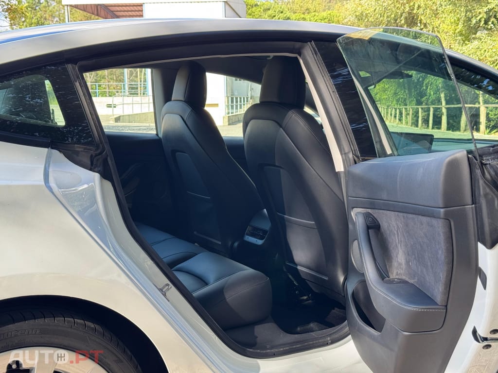 Tesla Model 3 Standard Range Plus RWD